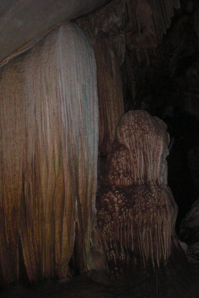 Actividades Rio Kwai- visitar cuevas